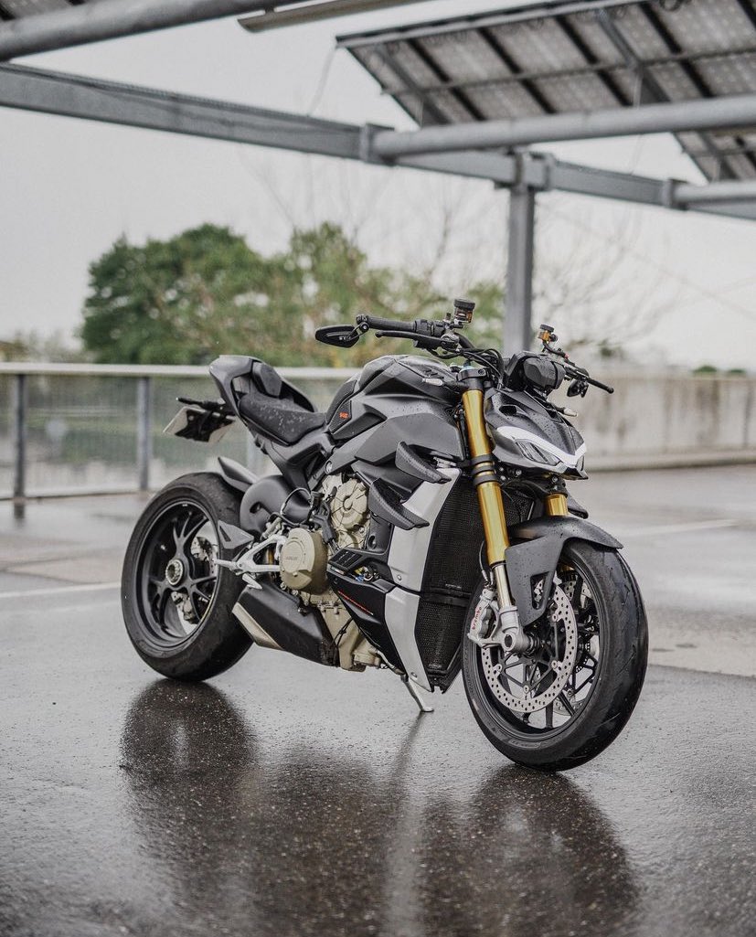 _100MOTO_'s tweet image. DUCATI STREETFIGHTER V4S🖤