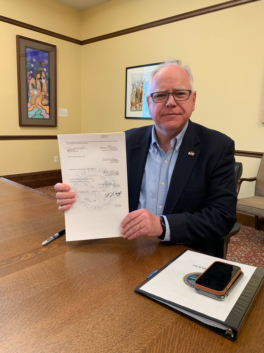 GovTimWalz's tweet photo. Proud to sign into law the first-in-the-nation Healthy Start Act, allowing incarcerated mothers to stay with their newborn children.

This bill was the result of close collaboration and partnership with advocates and mothers who fought tirelessly for the wellbeing of their kids. https://t.co/Ay7ERCzBzH