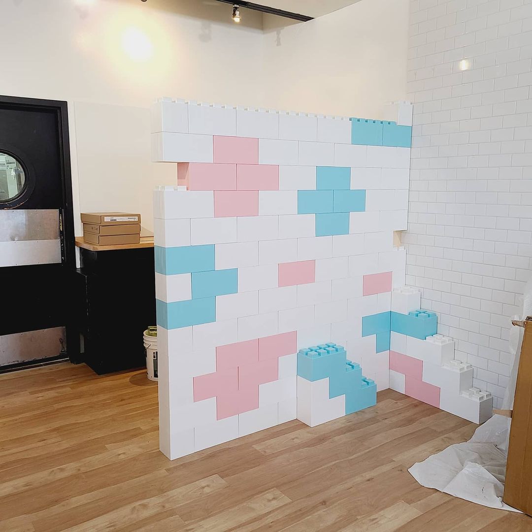 EverBlock's tweet photo. From retail to restaurants, #EverBlock can help protect your patrons while also enticing them with our life-size building blocks.
#colorfulcafe #coffeeshop #coolspaces #buildingblocks #popupkitchen #foodkiosk #popupcafe #goodeats #restuarantdesgn #outdoorcafe #cafedesign https://t.co/yWXbDt2tsk