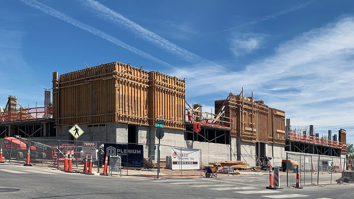 pleniumbuilders's tweet photo. Check out this progress at the East 9th and Evans project, a student housing project by CA Ventures called Here Reno. With that view, the amenities and the short walk to campus, it's going to be a sought-after address! https://t.co/wKgcQFjaDQ https://t.co/toVsTfwydm