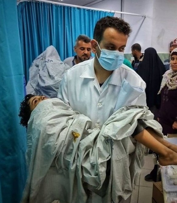 IzuIsar's tweet photo. Some People Don't Believe in Palestinians!! Because The World Human Rights Defenders of The World are Still Not Talking! They're Still Not Saying Anything! But Everyone Who is Human Must Stop This Cruelty! All People Around The World Have To Learn That Genocide!!
#GenocideinGaza https://t.co/Lz8v4ES1Ij