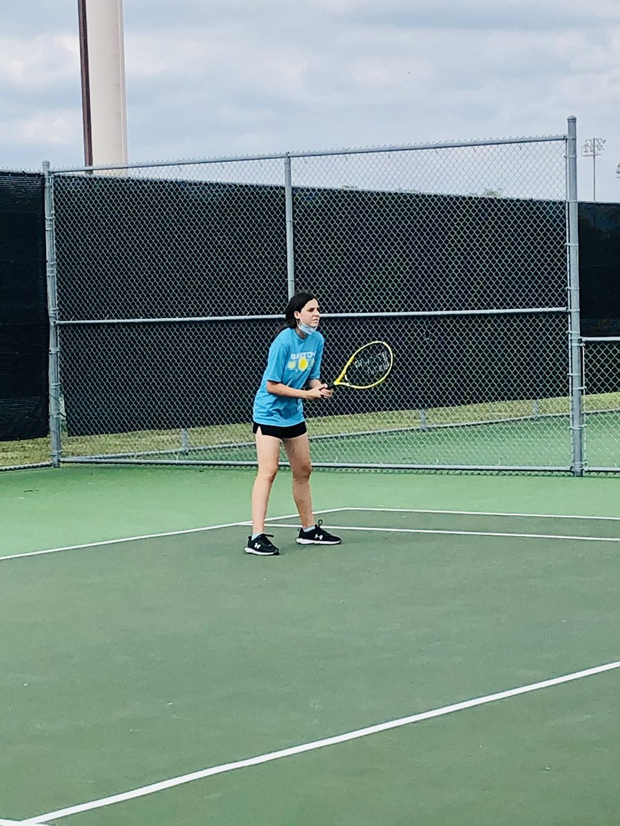 AliteyU's tweet photo. Después de 10 juegos sigue invicta 🎾🙌🏼 #GoBobcats #GoIsa #mylittlelove #proudmom https://t.co/afraO2ujYD