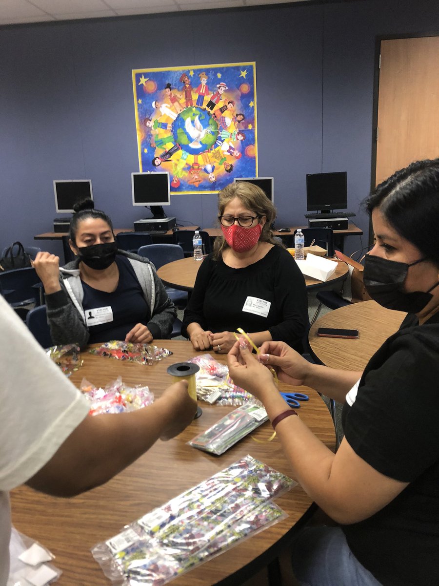 A huge TY to our parent volunteers <a href="/McDougleKISD/">McDougleKISD</a> for putting together the 5th grade goody bags!  You’re the best!@FamilyKisd