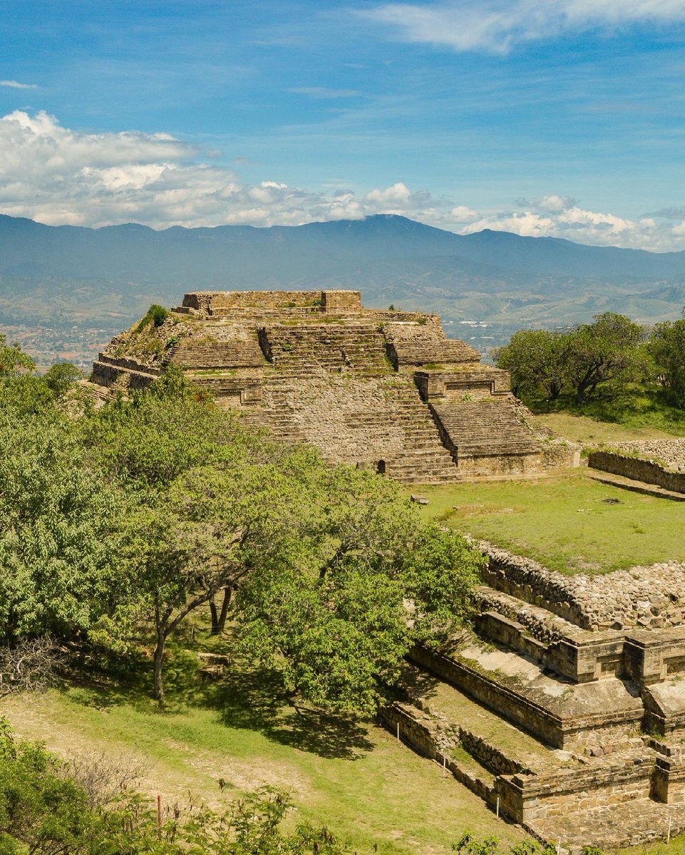 Oaxaca tiene una mágica única. 
La cultura y sus colores es su atractivo número uno, al igual que su fascinante gastronomía. 🍃

#viajapormexico