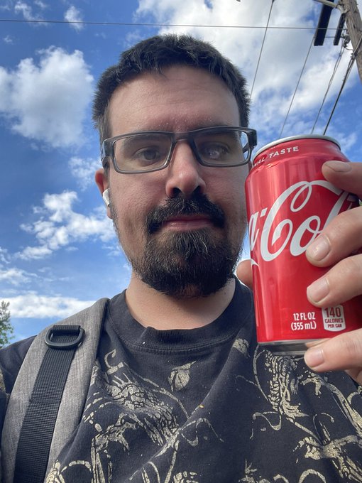 Cheers to being off work https://t.co/b10pBnM46U<a href="/tag/mytwitteranniversary"class="tags"><span>#mytwitteranniversary</span></a>