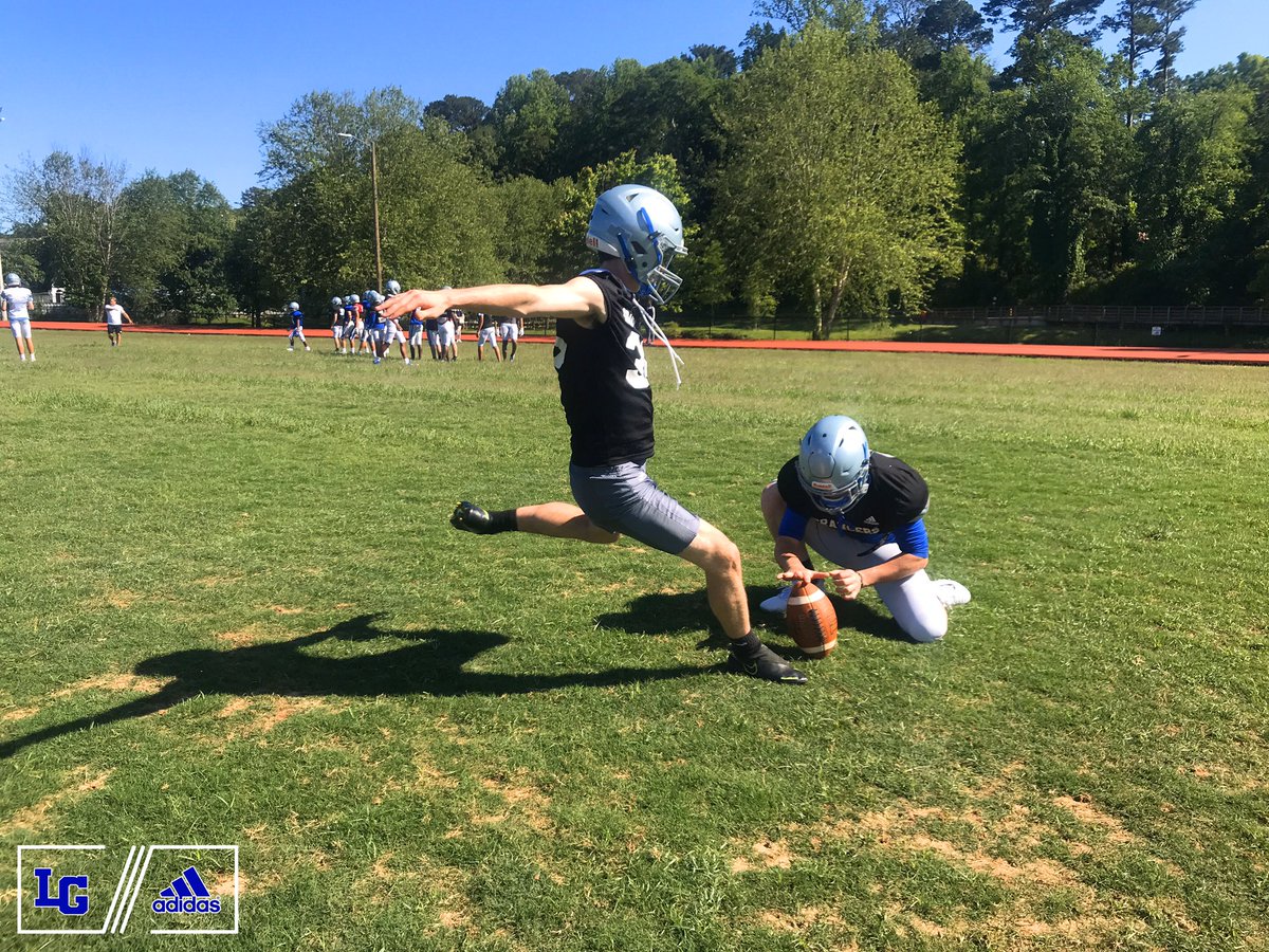 BigBlueRecruits's tweet photo. 𝙇𝙖𝙨𝙩 𝙬𝙤𝙧𝙠𝙙𝙖𝙮 𝙗𝙚𝙛𝙤𝙧𝙚 𝗚𝗔𝗠𝗘 𝗪𝗘𝗘𝗞

Let’s get better today💯

✭Hᴀʀᴅ | Tᴏᴜɢʜ | Tᴏɢᴇᴛʜᴇʀ✭
#ᴄᴜLᴛᴜʀᴇ #BLUEᴘʀɪɴᴛ
#SᴘʀɪɴɢBᴀʟʟ21 https://t.co/doVJotRgfn