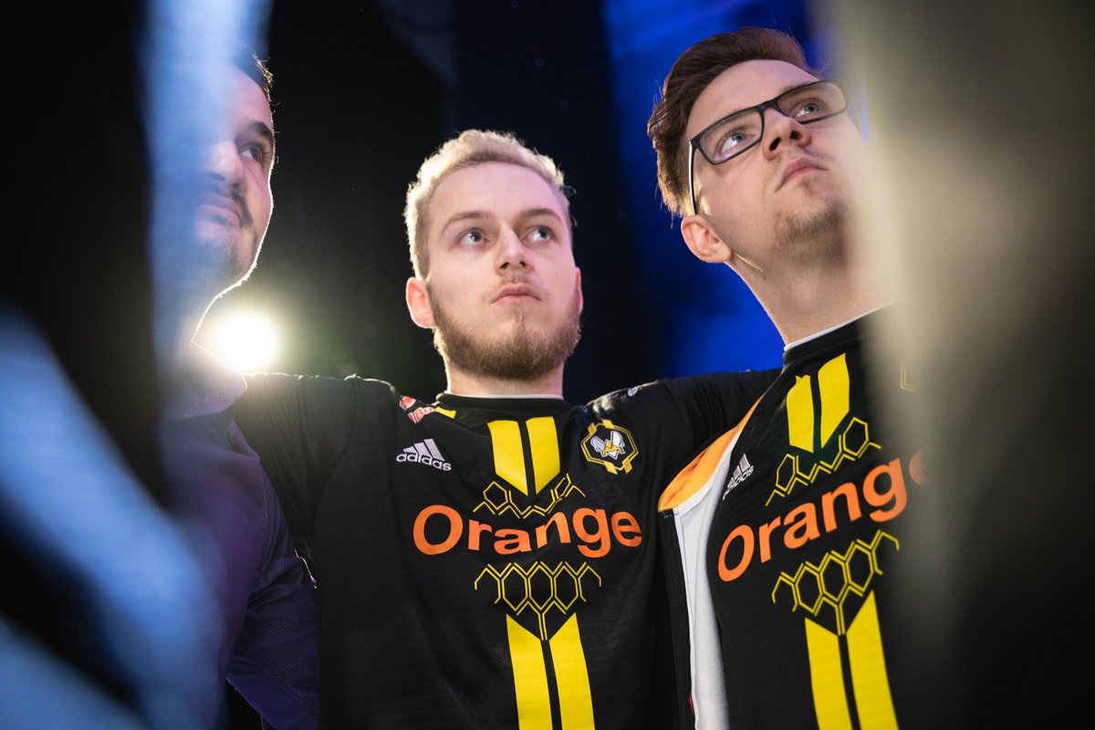FlashLec's tweet image. La @KarmineCorp aurait déjà signé un contrat avec @CabochardLoL, ex toplaner de @TeamVitality en #LEC.

Le deal comprendrait un seul split de #LFL (pour l'instant ?), avec une fin de contrat prévue pour novembre 2021.