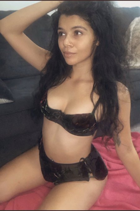 Follow me on insta y&rsquo;all!  https://t.co/VTPPaPOaY2 https://t.co/BzDFVMUbu7