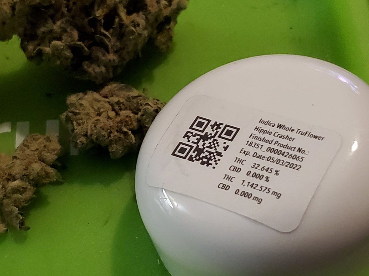 Bringabud's tweet photo. When @SnoopDogg says Sticky Icky #HippieCrasher will come to mind it's potent #Flowers will set your mind at ease @Trulieve this nice green pine lemon 🍋 #flavor is tasty its great for those with #anxiety https://t.co/WrwAD3mxk1