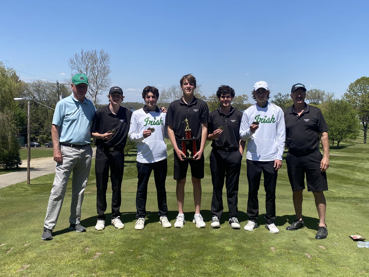 GolfHackett's tweet image. The Irish shot a team score of 317 at Tullymore GC. The Irish were led by Tommy Keyte and his first place finish scoring a 72!! Grayson Walters came in third with an 80, Niklas Johansson came in fourth with an 82, and Ryan Chafty in fifth with an 83. Ben played badly...#PYL #IABF