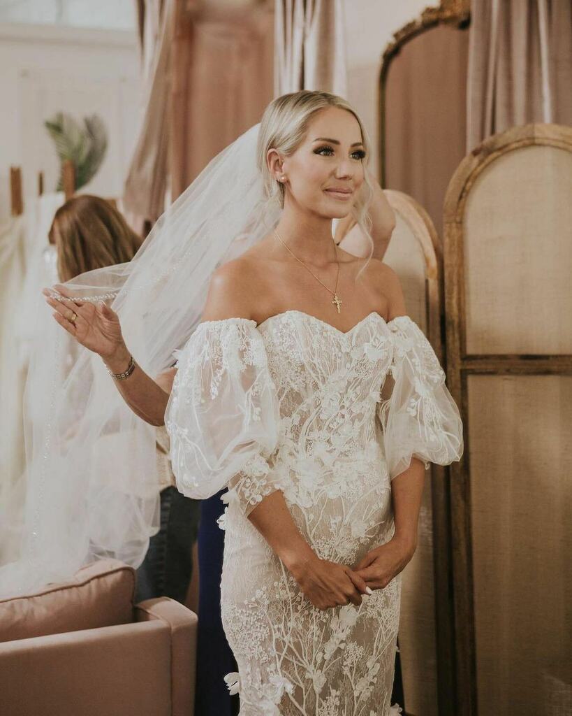 GaliaLahav's tweet photo. HAPPY MOMENTS LIKE THIS 💗 // Our beautiful #GLBride @laurenelizabethcastro looks amazing in her #G_401 #GaliaLahav #GLGala https://t.co/yNTVjRFeo9 https://t.co/QSQAQjdDud