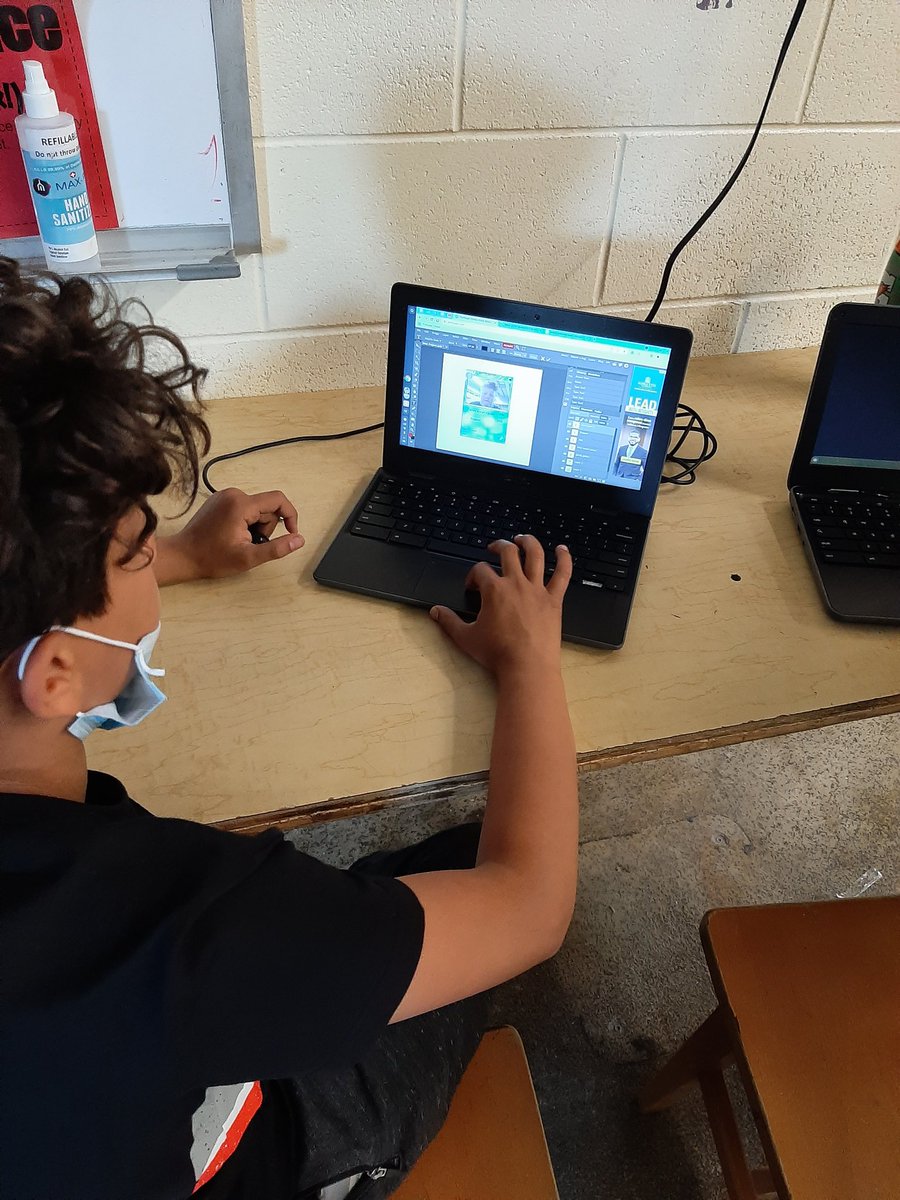 resykalski's tweet photo. On the last day of a project, some early finishers got to work on their virtual sketchbooks. They chose Photopea, which is the same as Photoshop, but free! By using my videos, they were able to master some new skills! @clintonwischool @JimBrewer_edu @ErikaStew2484 #digitalarts https://t.co/eWpwIMeWWW