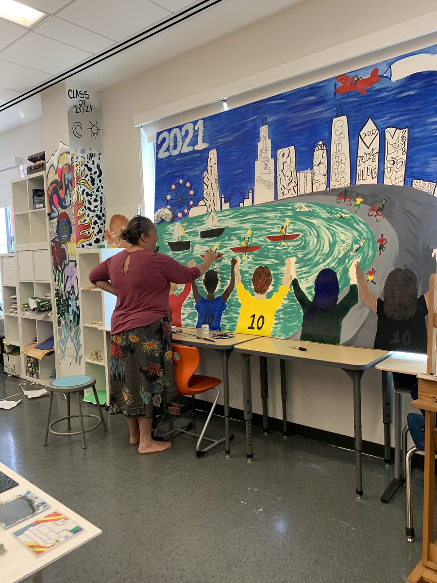 Bac and IB high school art Ss are working in small groups to create a 6’x8’ mural in honor of the 10th anniversary of the #JIJ #AEFE <a href="/lyceechicago/">Lycée Français de Chicago</a> <a href="/LFCFlames/">Lycee Athletics</a> #culture #sports #community