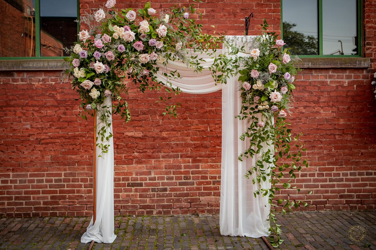 ArcheoToronto's tweet image. Because your kiss is on my list of the best things in life. 🎶
⁣
Together with @EventDistillery, we&apos;re working on brand new options for when we can all get a little closer again — like turn-key weddings on the patio!

Stay safe, stay strong, and stay tuned. 💞

📸: Diego &amp;amp; Liza