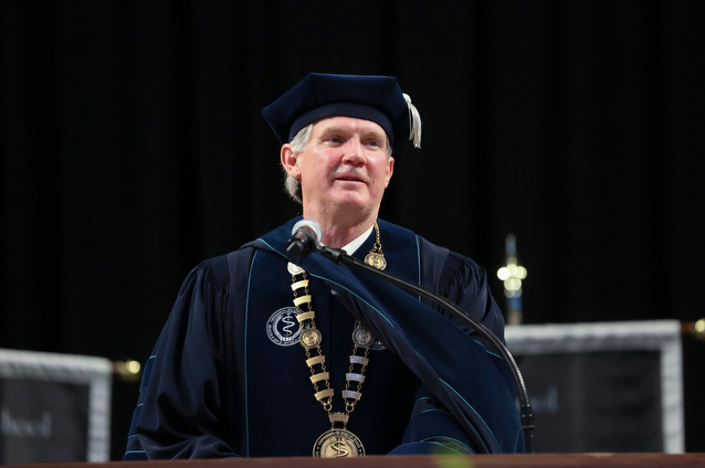 unthealth's tweet image. Congratulations to the Class of 2021! 🙌 

We are so incredibly proud of everything you've accomplished and we can't wait to see what you do next!

#HSCgrad #HSCClassof2021