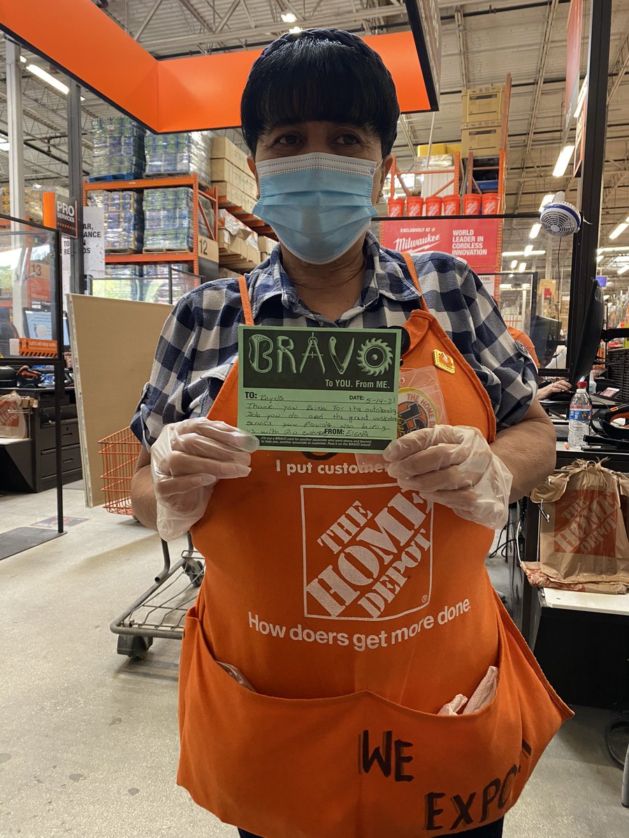 Elena Benitez tweet media