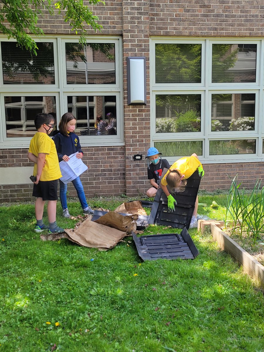 marcydeschaine's tweet photo. More Day of Caring! #attheview https://t.co/NJJ2uvbIUw