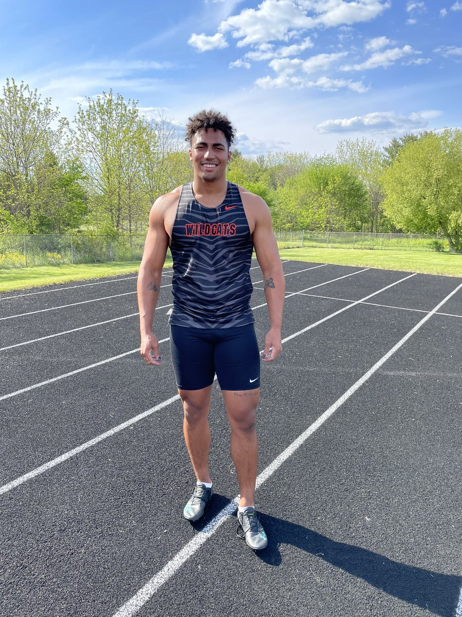 Jackson Acker runs even faster! ⚡️ His 100m time of 10.8 tonight against Madison La Follette makes him the 5th fastest in VAHS school history! 👀 @AckerJackson