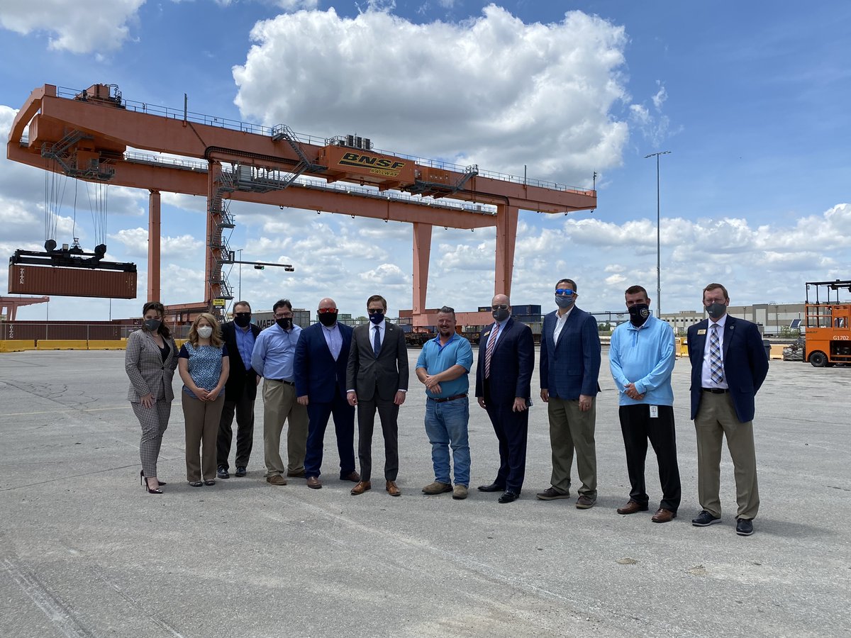 LtGovToland's tweet photo. Visiting Logistics Park Kansas City today, starting with @BNSFRailway. Kansas' railway system is one of our major advantages when it comes to distribution, with sophisticated rail infrastructure bringing Kansas products to every corner of the United States. https://t.co/vdpZuvTl1e