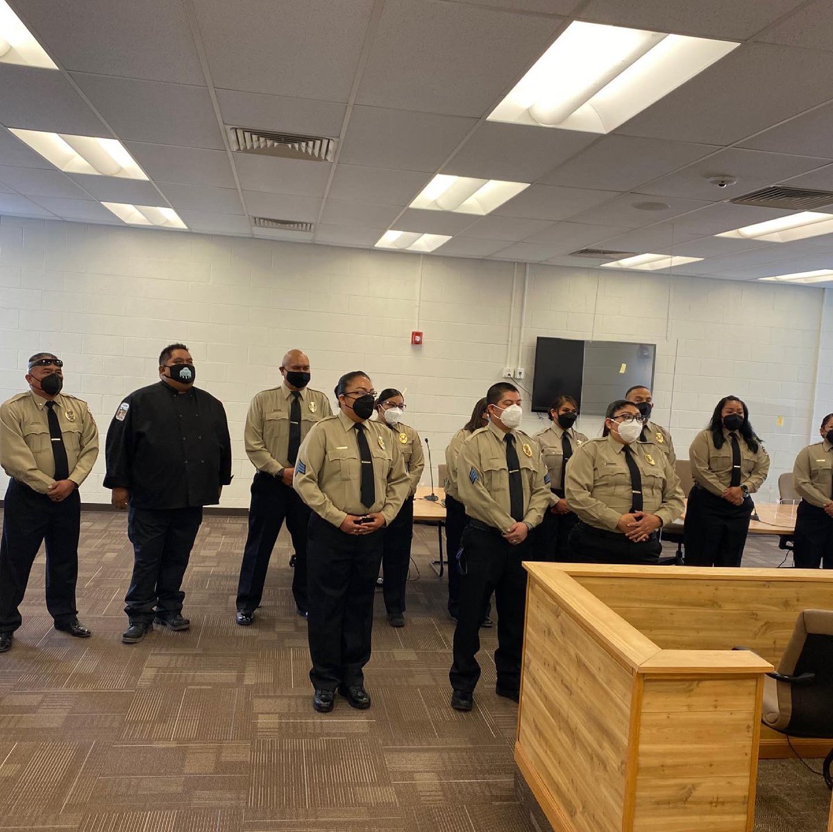 LagunaPd's tweet photo. Pueblo of Laguna Detention Officers reaffirmed their Oath of Office today by the Honorable Judge Gomez. #LagunaNM #OathOfOffice https://t.co/ZeQWfsDGOi