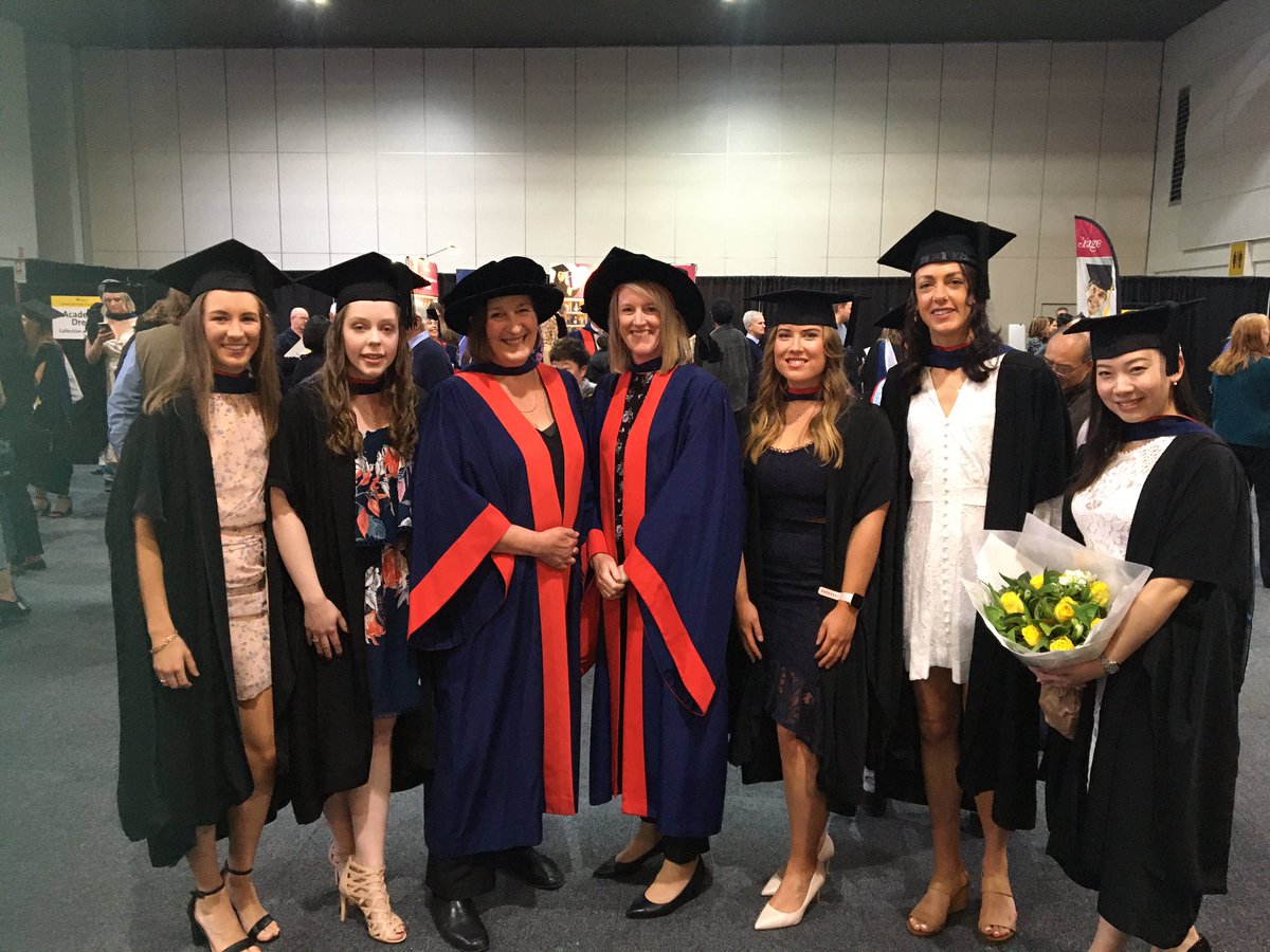 JoleneThomas78's tweet photo. #Flinders #CONHS @_Alison_Yaxley_ 2021 graduation. My first time in the PhD robes. It was lovely to see all our graduates celebrating their achievements https://t.co/iyM33S6zp3