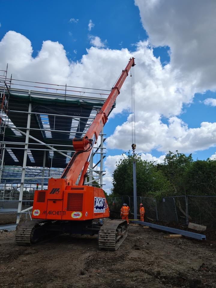AGDEquipment's tweet photo. We’re in Greenford for @AarsleffUK installing a #KingPost retaining wall. The king posts are drilled with a @SoiltekSrl S80 compact #CFA piling rig then one of our #Marchetti Sherpina 25 t #TelescopicCrawlerCranes plunges the H beam into the freshly concreted columns https://t.co/NQivbSpX2S