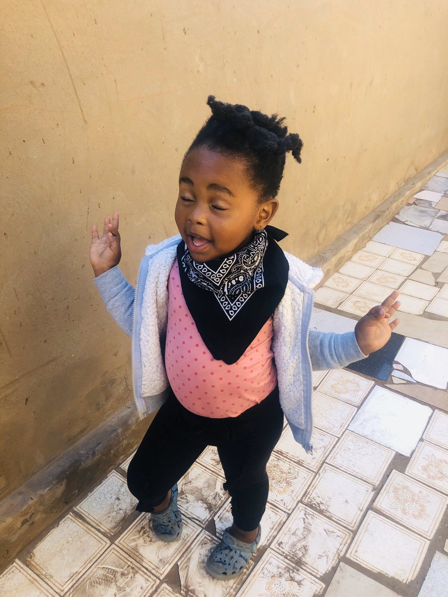 D1Simz's tweet photo. Him: I think this is not working out.               Me: Okay bye Felicia https://t.co/QZc6ONRZUB