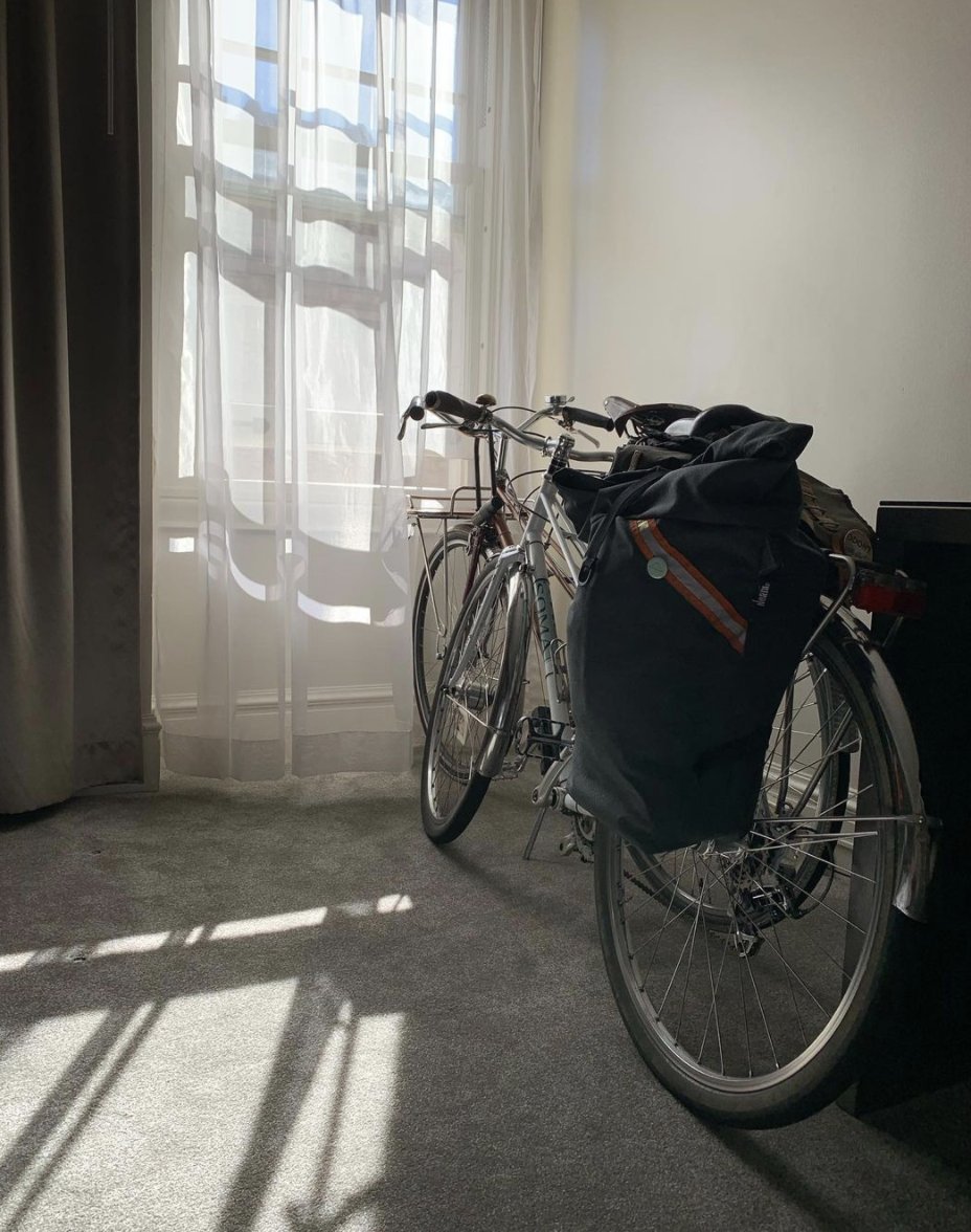 With dedicated #bike lanes, riding trails and traffic-free areas, #Portland has plenty to make it perfect for pedaling! 

📷: <a href="/clevercycles/">Clever Cycles</a>