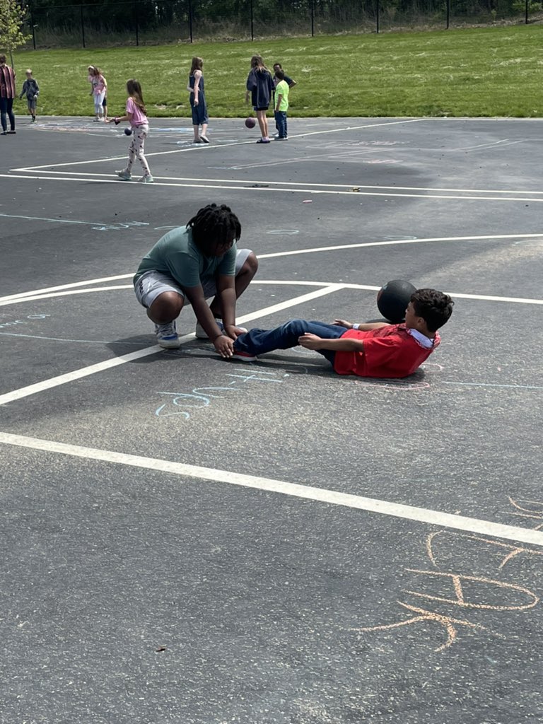 MrsTarynBrinlee's tweet image. We want to paint some sensory paths on our blacktop. @NKunkelCRE’s 4th graders worked in teams to design and create their own, then had our @CRE_Cardinals 2nd graders test to see which aspects were most engaging and give feedback on popular designs! #CREateLeaders #CREatePlay