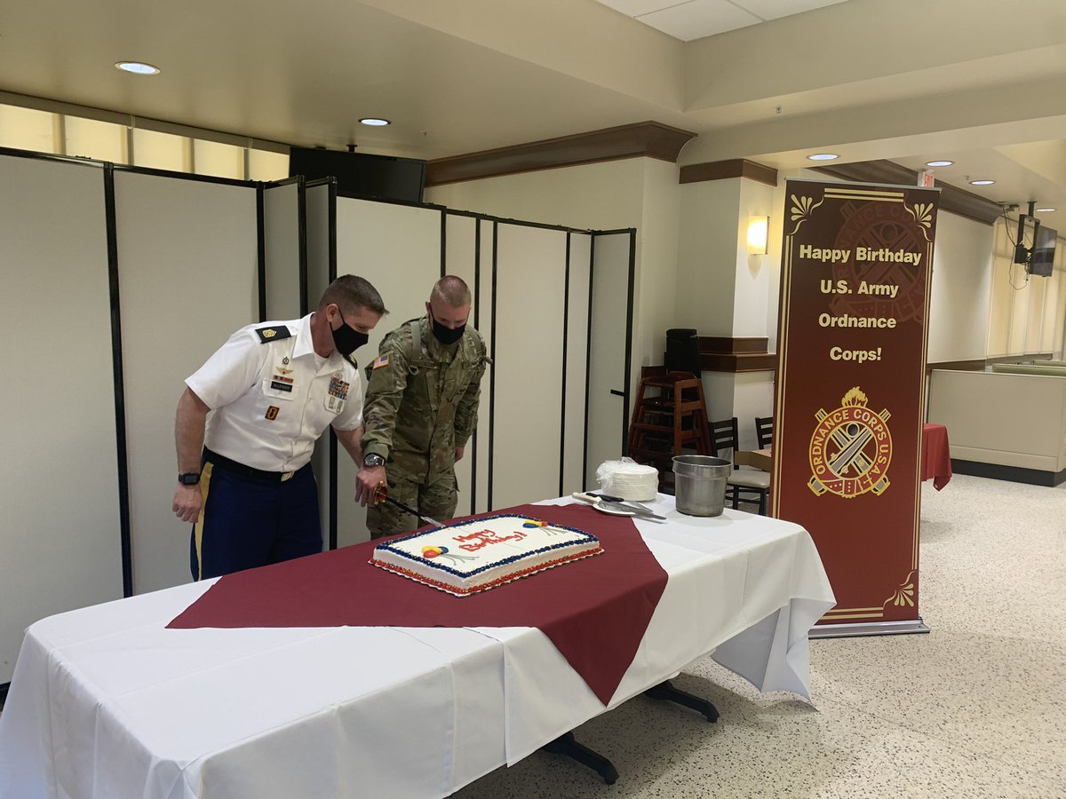 Celebrating the Ordnance birthday at Eglin AFB! Thank you to our CSM @AllenderIsaac for cutting the cake with our youngest Soldier! #goordnance @USAODCorps @EODArmyGuy @brown_clydea @EodCmdtUSArmy