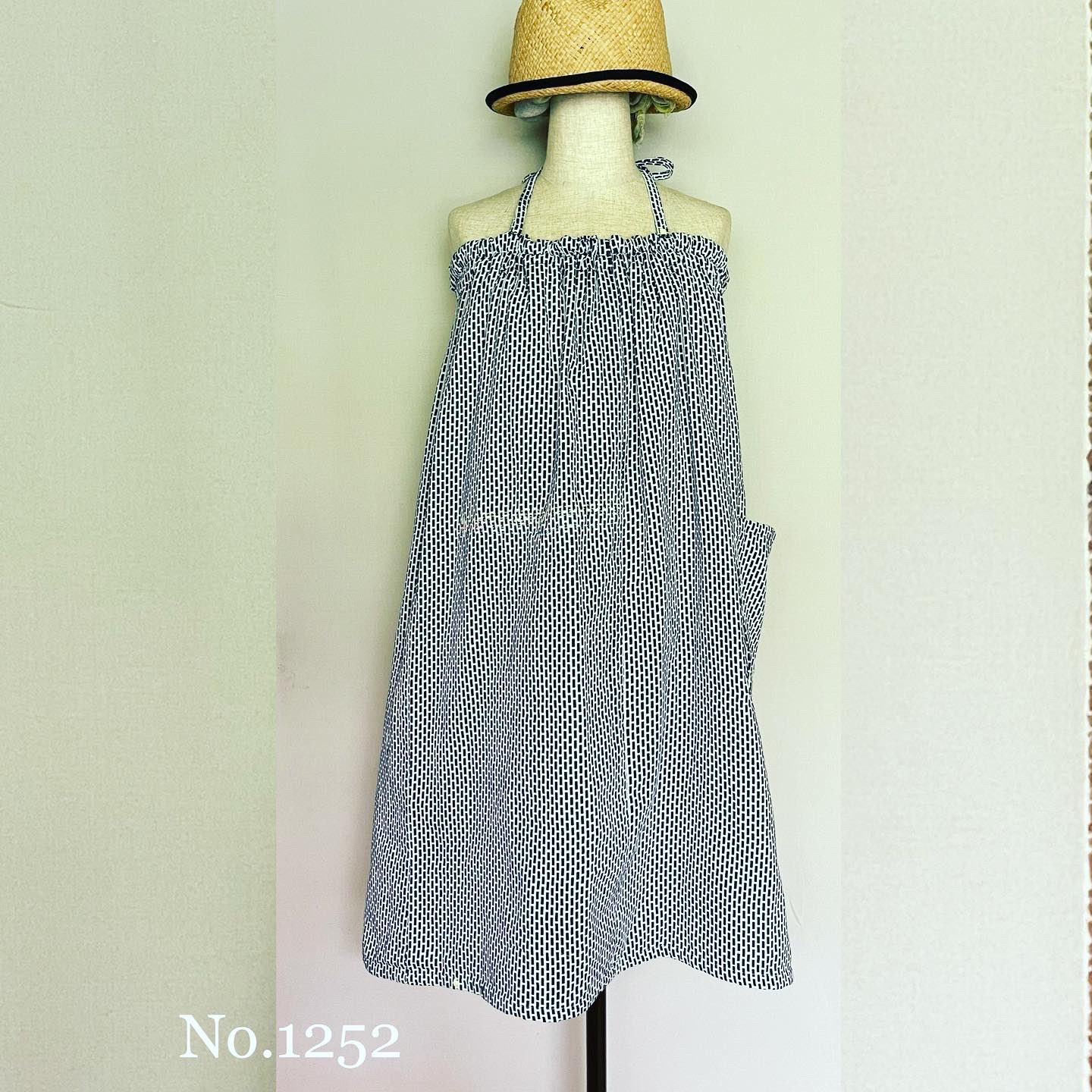 冬虫夏草洋品店 No 1252 浴衣地ワンピース スカート ヴィンテージ浴衣地の中でも糊が残っていない 柔らかいものをつかっています 少ししみがあったり染めむらがあったところに当て布やステッチをしてあります 冬虫夏草洋品店 浴衣地 浴衣地
