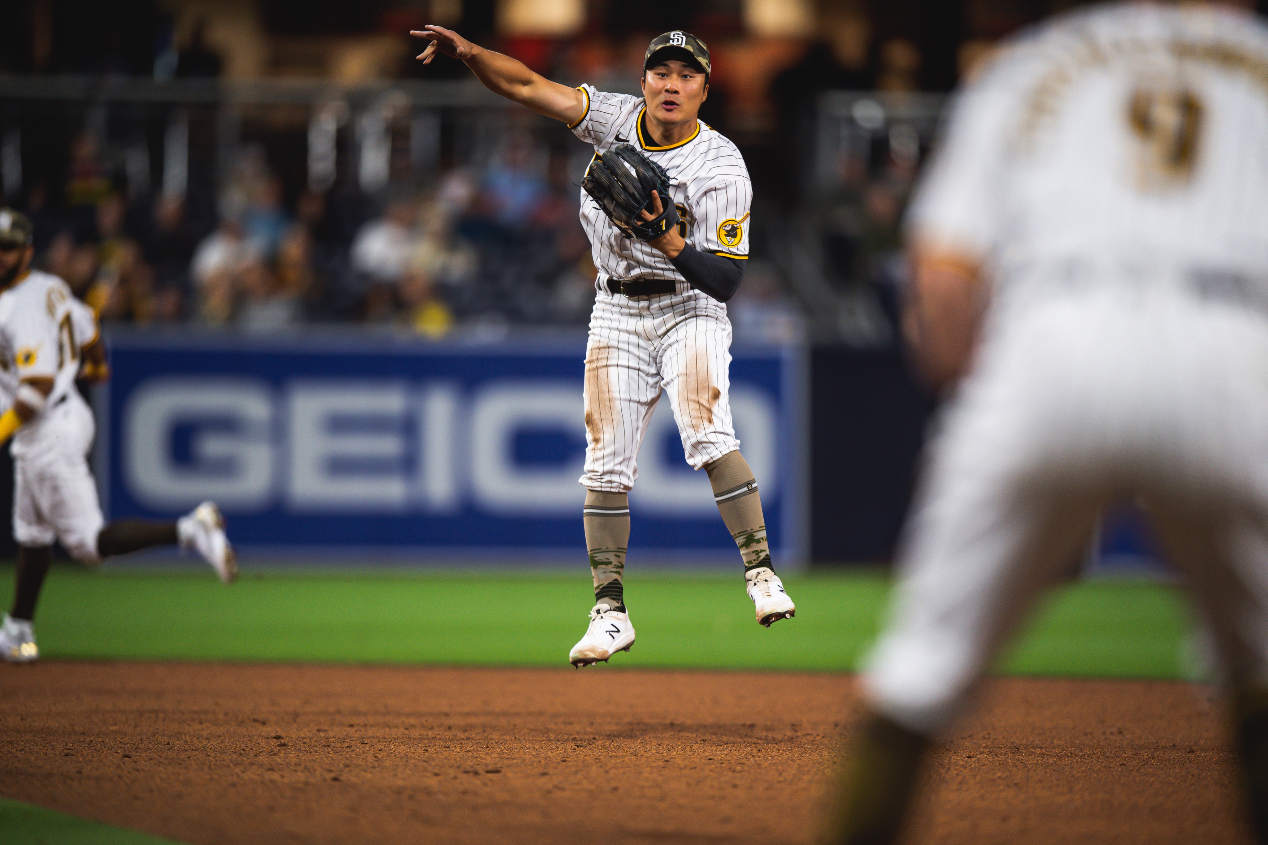 San Diego Padres on X: Take flight, Ha-Seong ⏫  / X