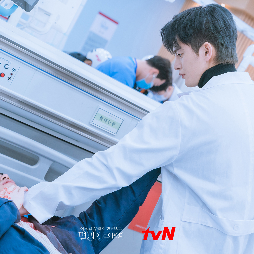 дорама однажды разрушение вошло в мою дверь моего дома. дорама однажды разрушение. однажды разрушение вошло в мою. однажды разрушение вошло в мою. дорама однажды разрушение вошло в дверь моего.