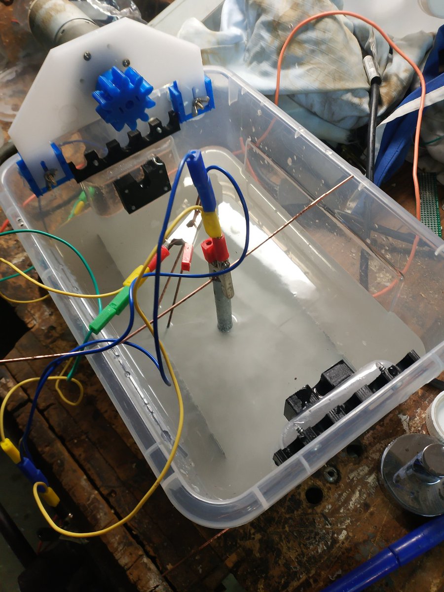 TinkersProjects's tweet image. Trying out some electroplating