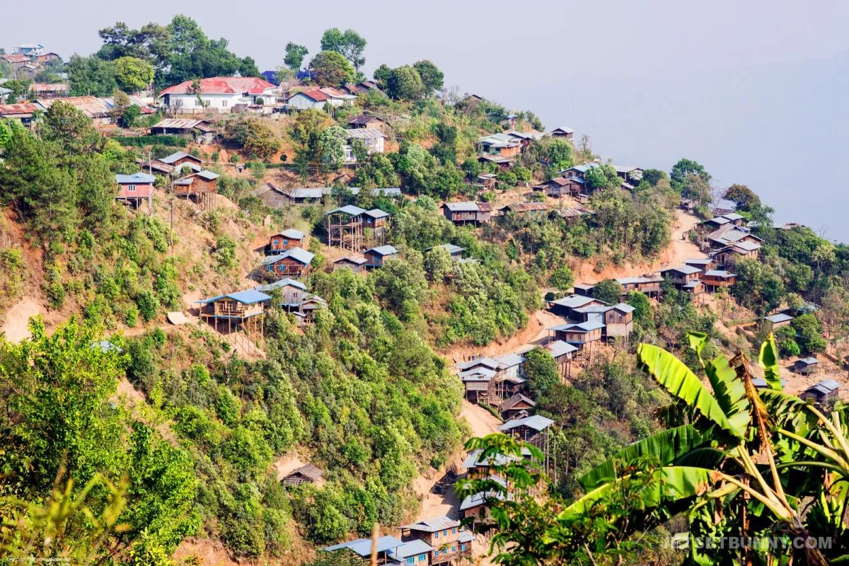 🧵On Mindat

Please speak out on what the military is doing to the civilians in Mindat. All information I am sharing comes from my friend who is there now. 

“We need your help. We need international orgs...the world to know about Mindat” 

#WhatsHappeningInMyanmar #May15Couo
