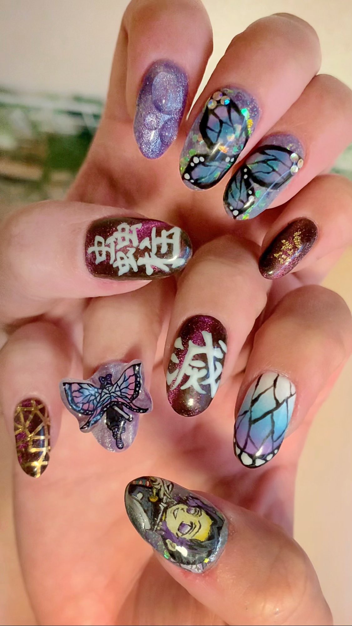 Nanaka 3 6aqours6th ここ半年のネイルのピックアップ アピールポイントは しのぶちゃんはどうしても舞い降りてくるとこ再現したくてプラ板で作ったのと 柱全員 爪に降臨させたかったので全力で描いたことです 現在はどうぶつの森3d プラスル