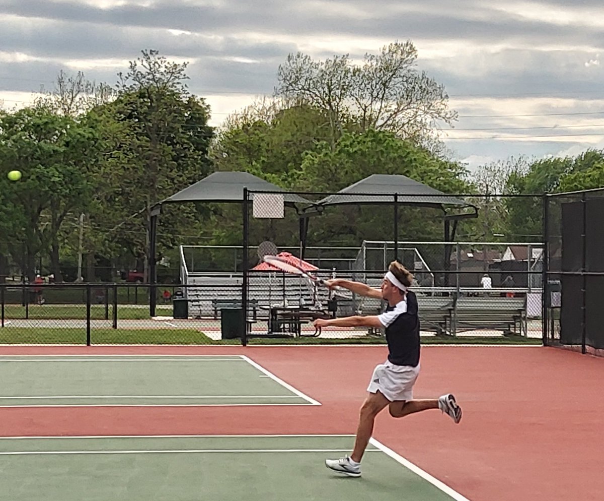 . <a href="/hayden_tennis/">Hayden Tennis Team</a> doubles teams clinch Class 4A state medals. <a href="/sandstromichael/">Michael Sandstrom</a> and Gus Glotzbach advance to Saturday's semifinals. Johnny Holloway and Patrick Gorman go 2-1 to advance to Saturday place matches. <a href="/HaydenHigh/">Hayden Catholic HS</a> ...
bit.ly/3ycPD1a