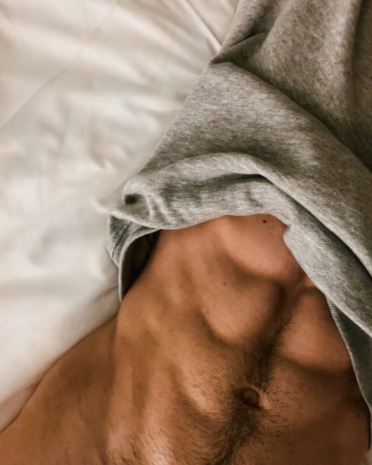 weekend dress code. top optional. https://t.co/M8jjUj4Gcw