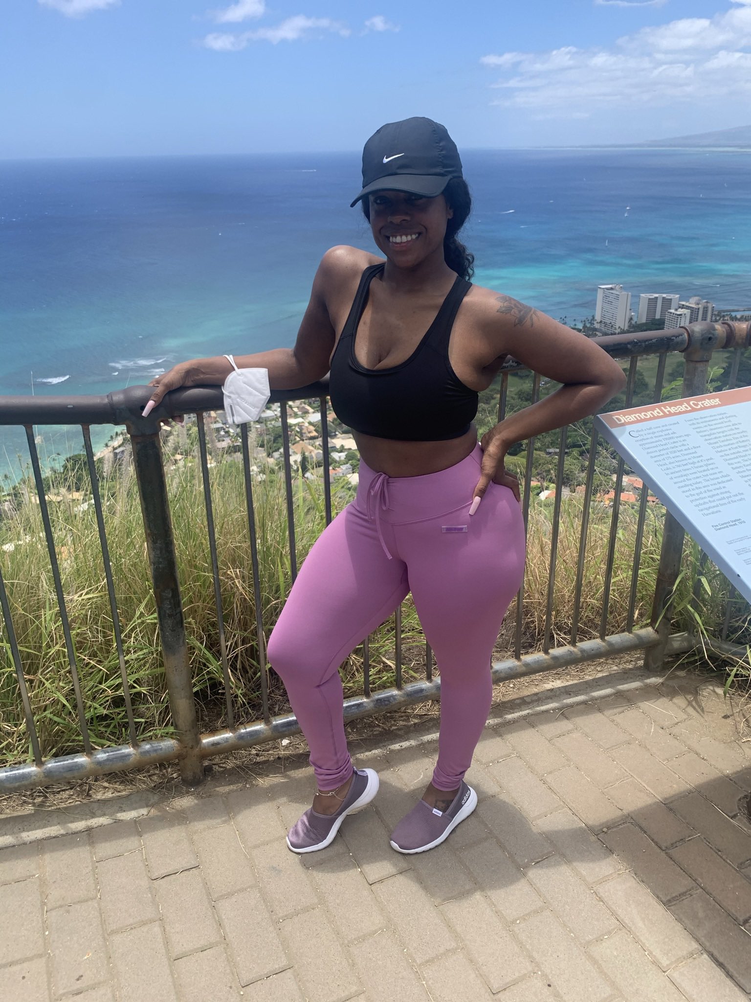 2 pic. Sharing some of my favorite pics from my Hawaiian Vacay 🌺 https://t.co/0jsSoq4jC5
