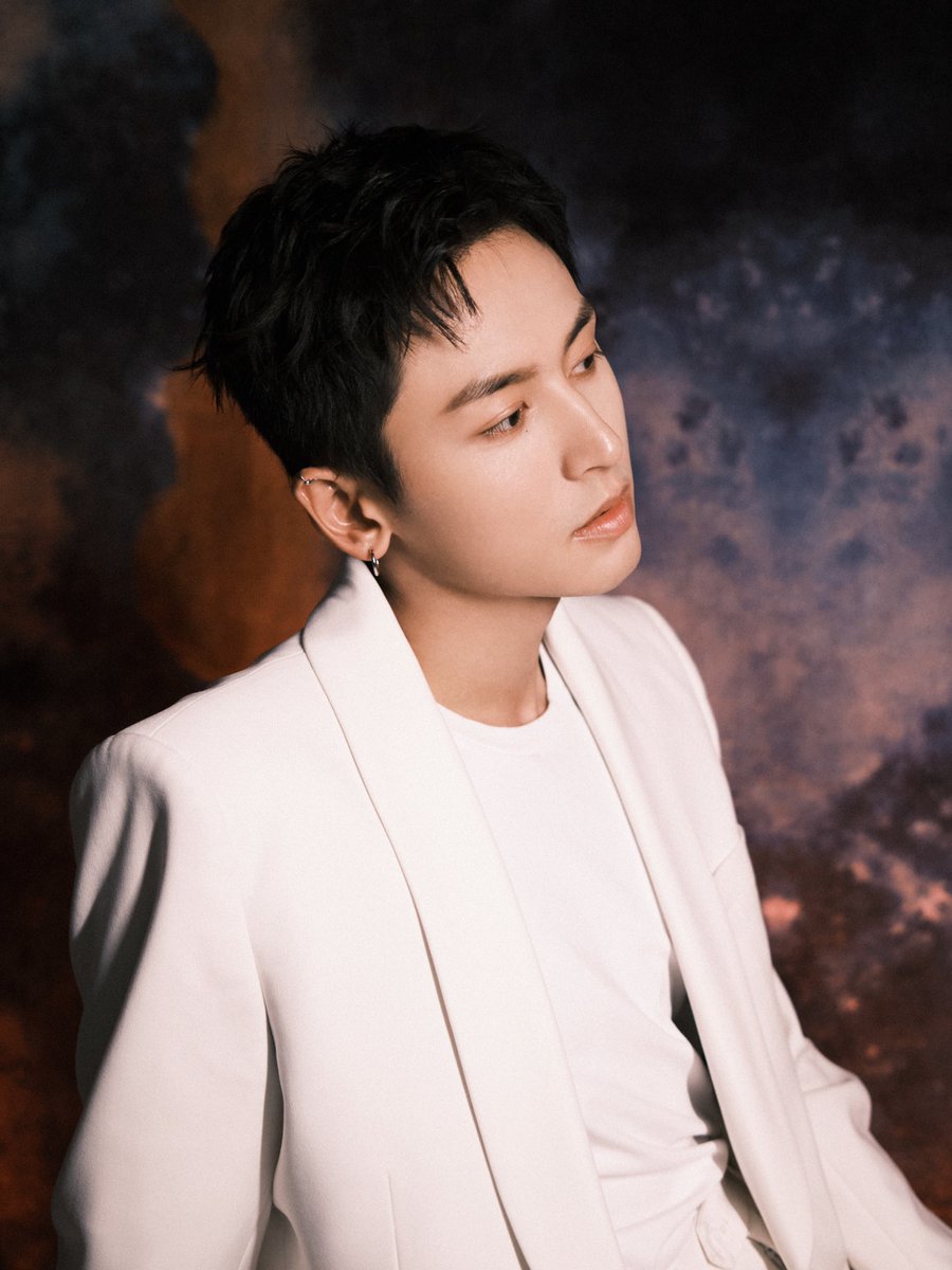 чжан чжэ хань. Hourly zhang zhehan. чжэ хань актер. чжан чжэхань китайский актёр. чжан чжэхань актер.