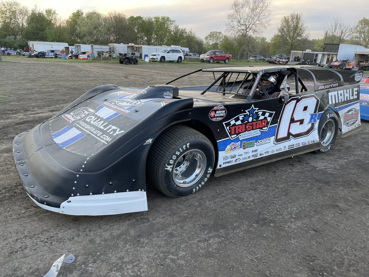 DIRTcarRacing's tweet photo. Checkered: #81E Tanner English gets the win.
Other transfers:
2. @TScheffler10s
3. 74 Mitch McGrath
4. @Ryangustin19r https://t.co/7ST6b9ooTI