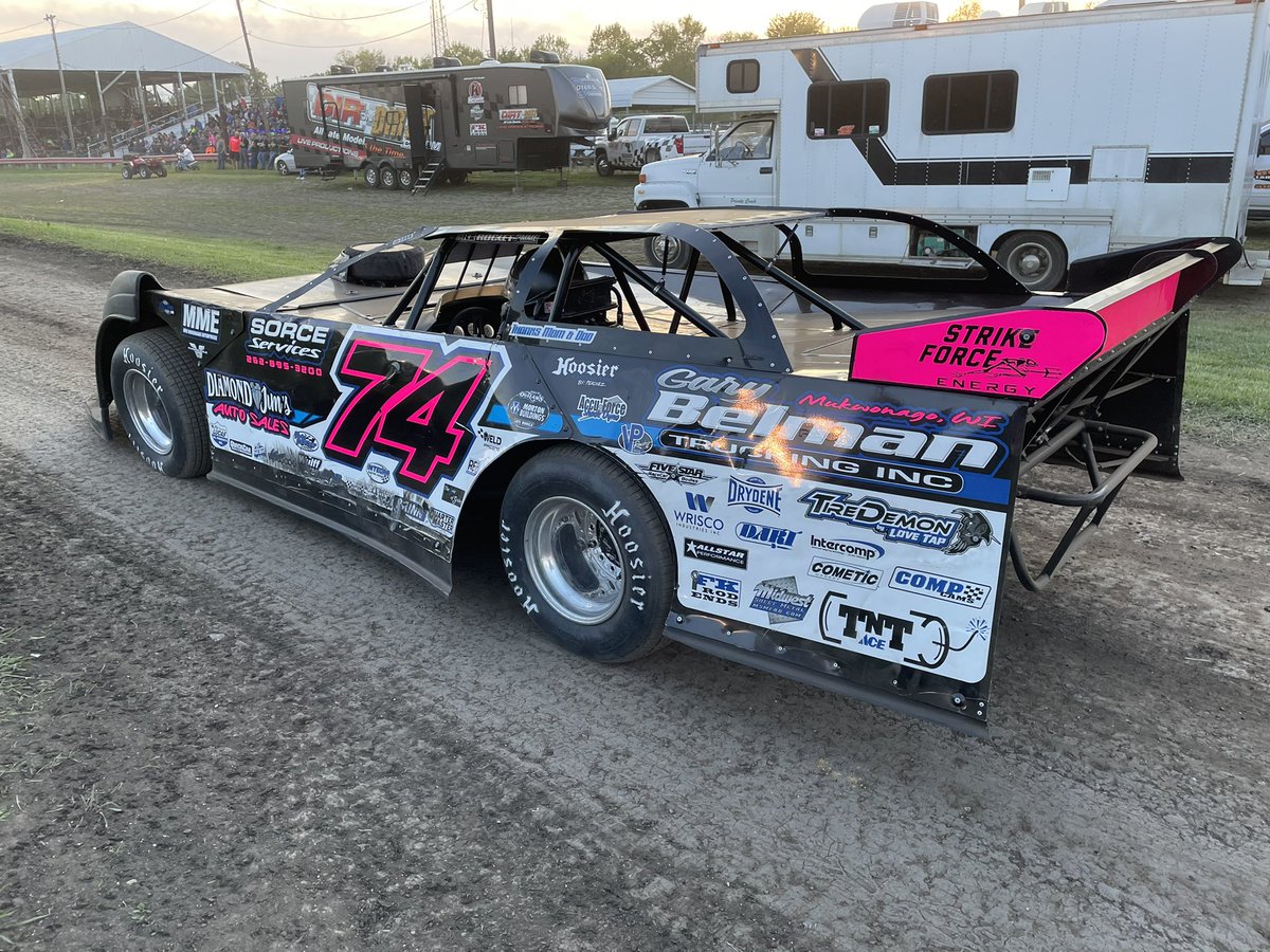 DIRTcarRacing's tweet photo. Checkered: #81E Tanner English gets the win.
Other transfers:
2. @TScheffler10s
3. 74 Mitch McGrath
4. @Ryangustin19r https://t.co/7ST6b9ooTI