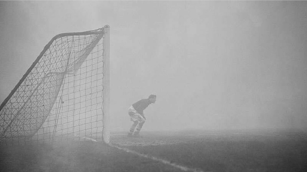 historyandfacts's tweet image. During a league tournament in 1937, legendary goalkeeper Sam Bartram played for nearly 10 minutes alone on the field, not realizing that the game had been abandoned due to severe fog.