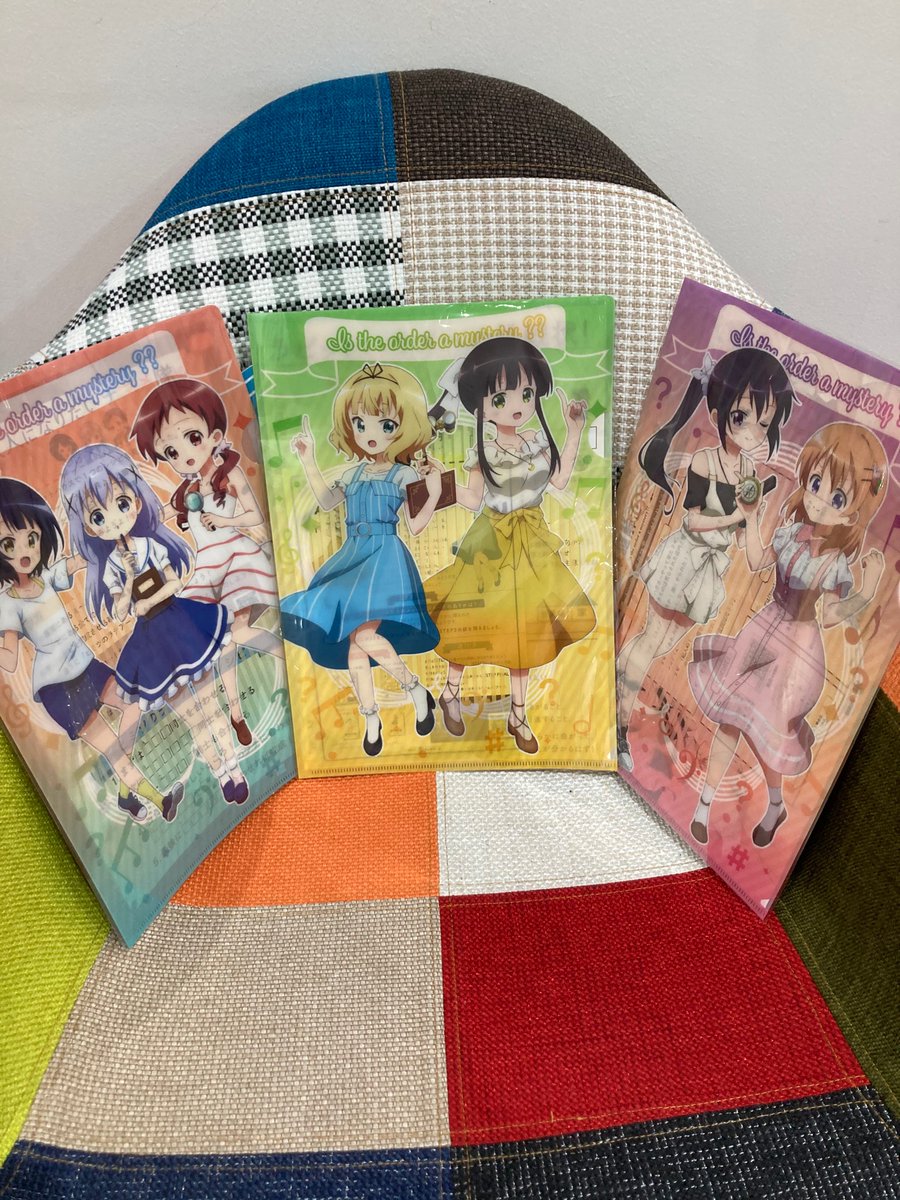 🐰ごちうさクリアファイル謎🐰
上級、中級、初級　の三種類が入荷しています🌟
可愛いファイルと一緒に、謎解きはいかがですか？？🍽
ヒラメカ店頭とオンラインショップスイッチで販売中🎶
cafeswitch.thebase.in/items/41558339