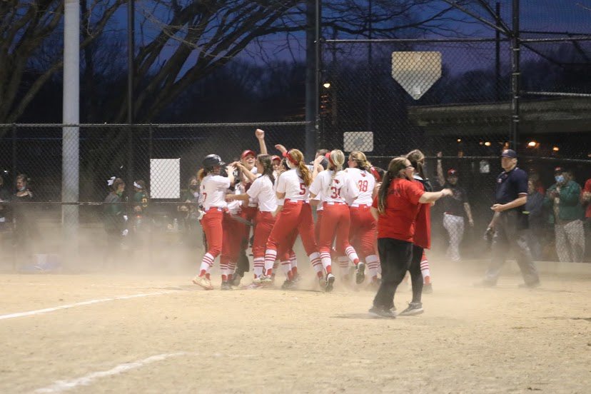 adrianna_sluga's tweet image. we never believe people when they tell us how fast it goes, but now i wish i listened. today i stepped on the field for the last time as a mentor cardinal. thank you for an unforgettable 4 years. love you girls more than anything, see ya from the other side of the chalk. #1out❤️
