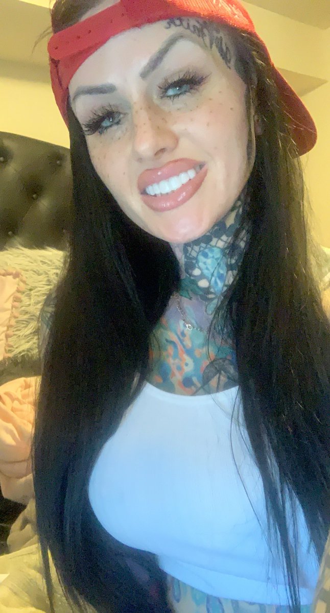 tattedbabe2122's tweet photo. Once you realize your worth, you get disgusted remembering the shit you settled for. ✊🏼 https://t.co/M4Mf3ed4GX
