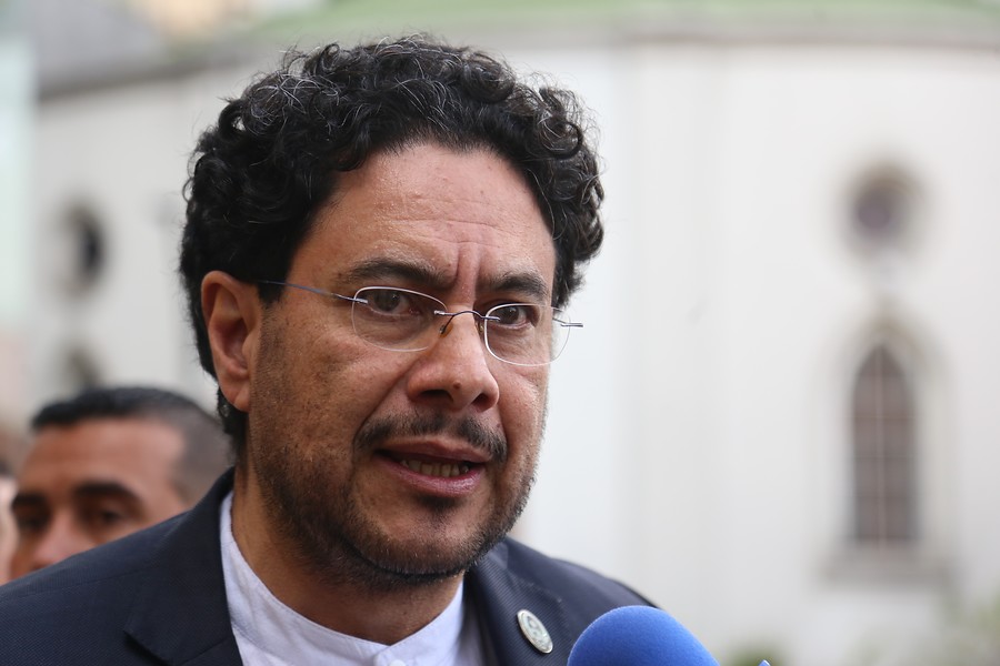 #Actualidad | Llegó la hora de cerrar el Esmad: Iván Cepeda (<a href="/IvanCepedaCast/">Iván Cepeda Castro</a>) >> bit.ly/3tO5Fv1