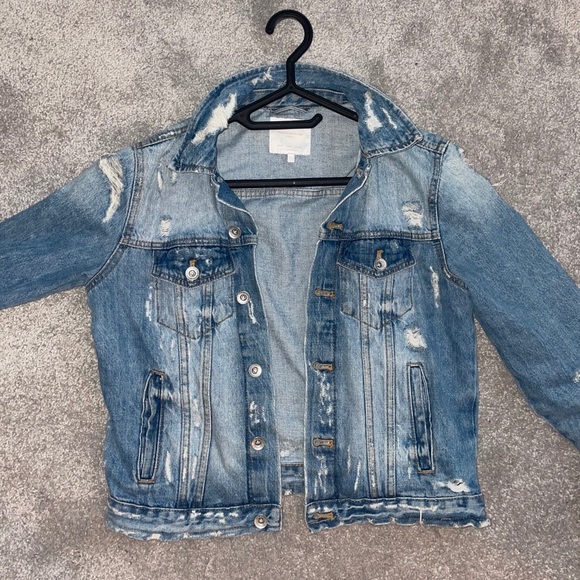 sunshynes's tweet image. So good I had to share! Check out all the items I'm loving on @Poshmarkapp from @Larg09 #poshmark #fashion #style #shopmycloset #hennes #yelete #zara: posh.mk/oyOamsFEggb