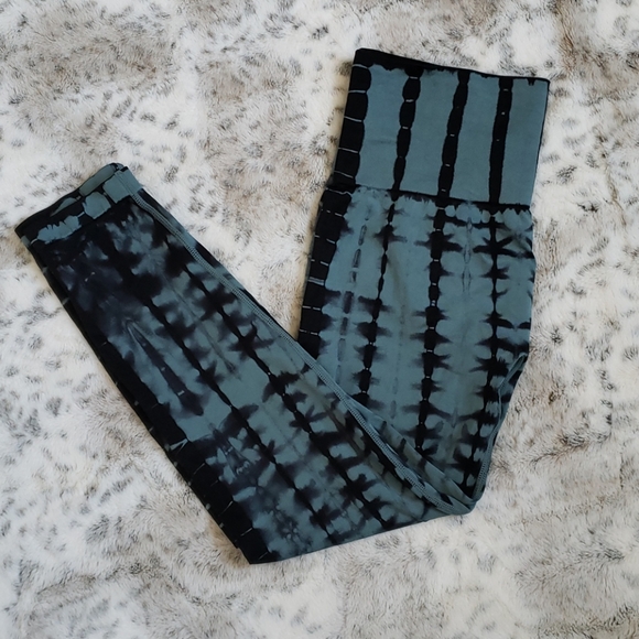 sunshynes's tweet image. So good I had to share! Check out all the items I'm loving on @Poshmarkapp from @Larg09 #poshmark #fashion #style #shopmycloset #hennes #yelete #zara: posh.mk/oyOamsFEggb