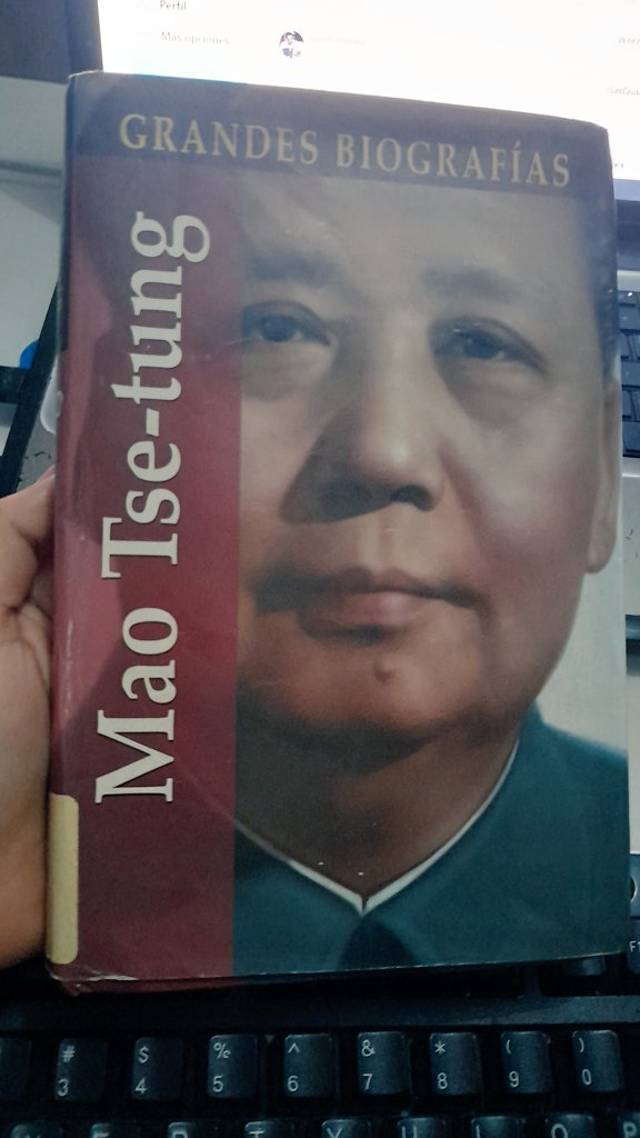 leocarmateo's tweet photo. Los que me conocen saben lo que me gusta la lectura. Hoy le recomiendo Mao Tse-Tung. Fue una figura del movimiento comunista en china y marco un antes y despues para el mundo asiatico. https://t.co/tlxgm7AErd